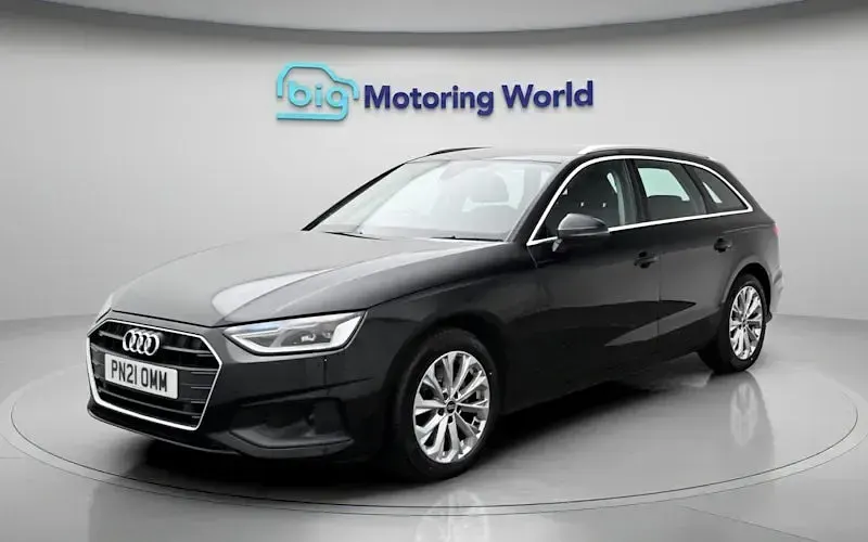 Usado Audi A4 190 HP (139 kW) 2021 Preto Carrinha