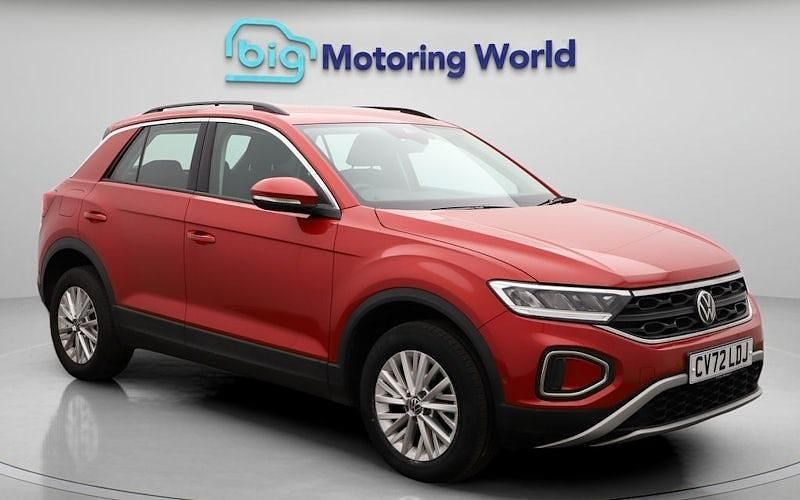 Used 2025 VW T-Roc Life SUV | £19,700 (Good price) - Image 1/4