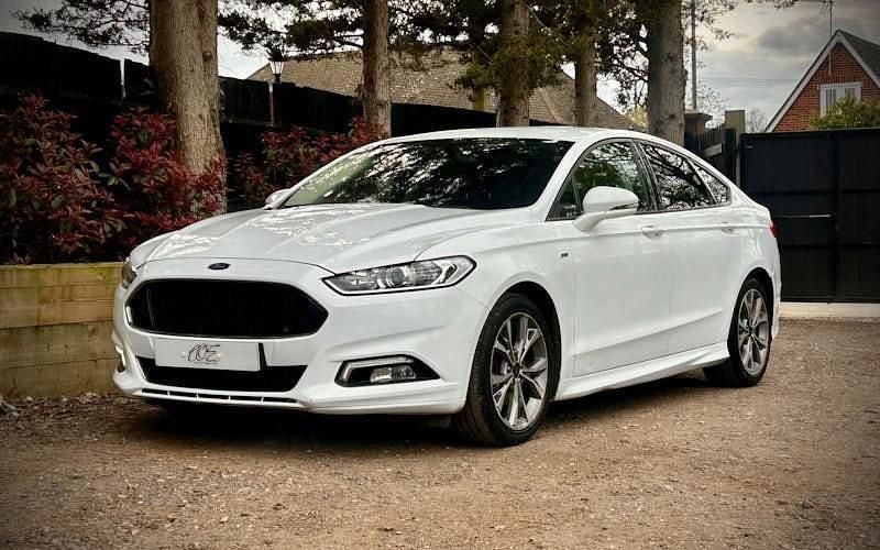 Begagnad Ford Mondeo ST-Line 180 HK (132 kW) 2017 Vit Halvkombi