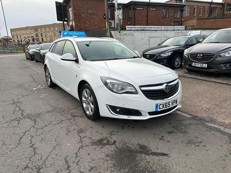 Used Vauxhall Insignia SRi 2015 White Estate