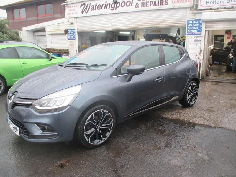Used Renault Clio IV Dynamique 90 HP (66 kW) 2017 Grey Hatchback