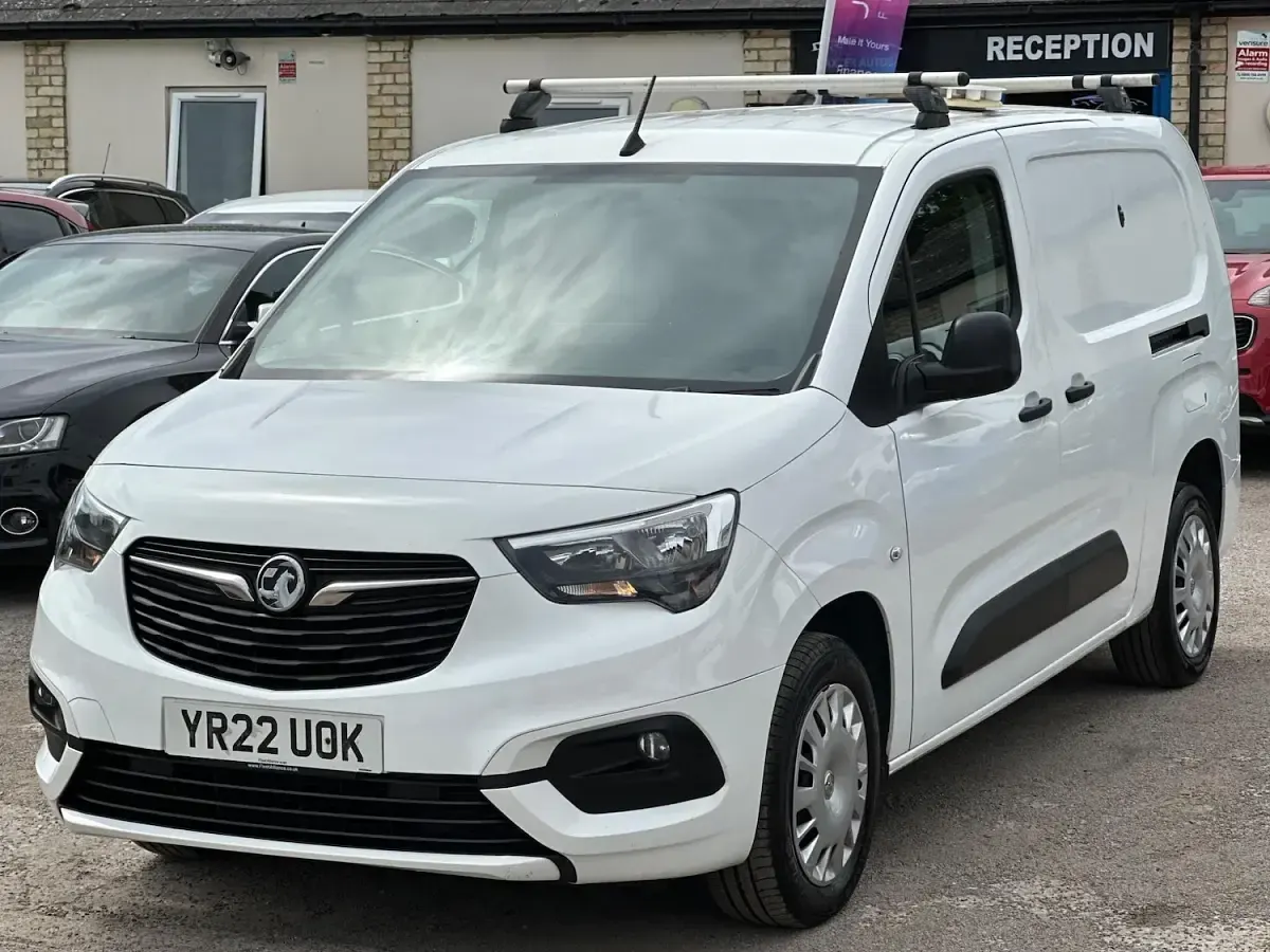 Used Vauxhall Combo Sportive 100 HP (73 kW) 2022 White MPV