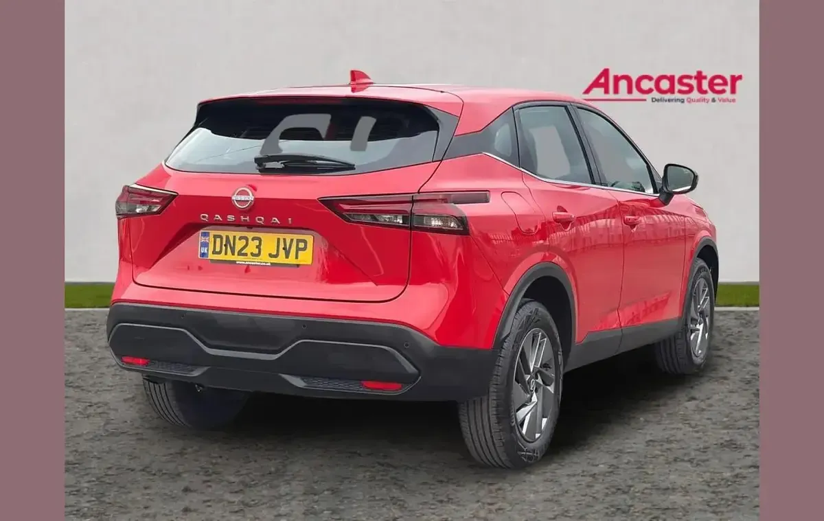 Used Nissan Qashqai Acenta Premium 155 HP (114 kW) 2023 Red SUV