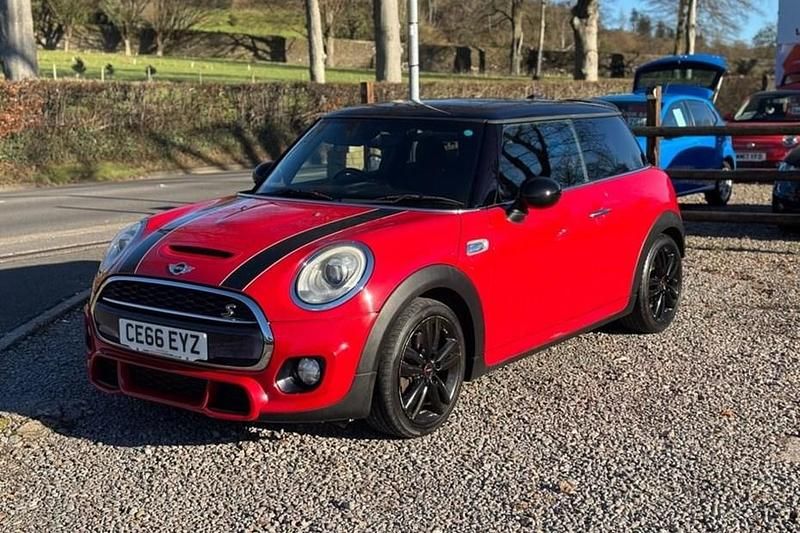 Red Used 2016 Mini Cooper S Hatch Hatchback | £10,995 (A bit pricey) - Image 1/1