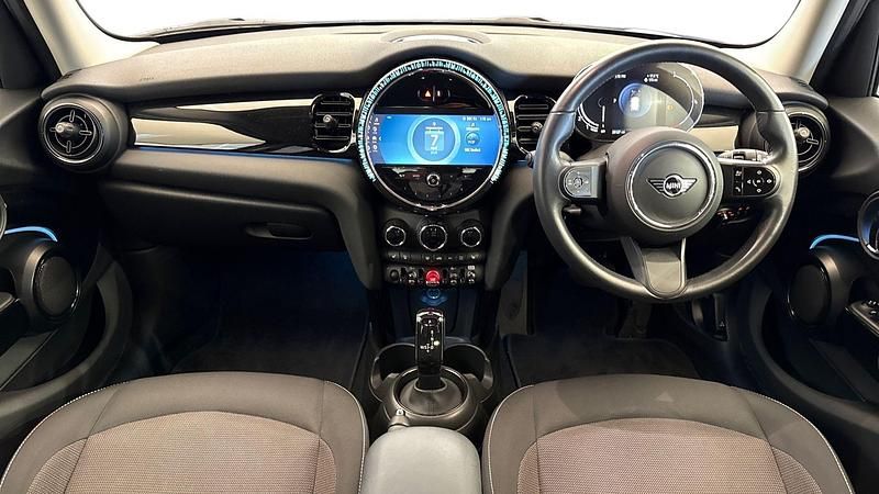 Used Mini Cooper Classic 134 HP (98 kW) 2023 Black Hatchback