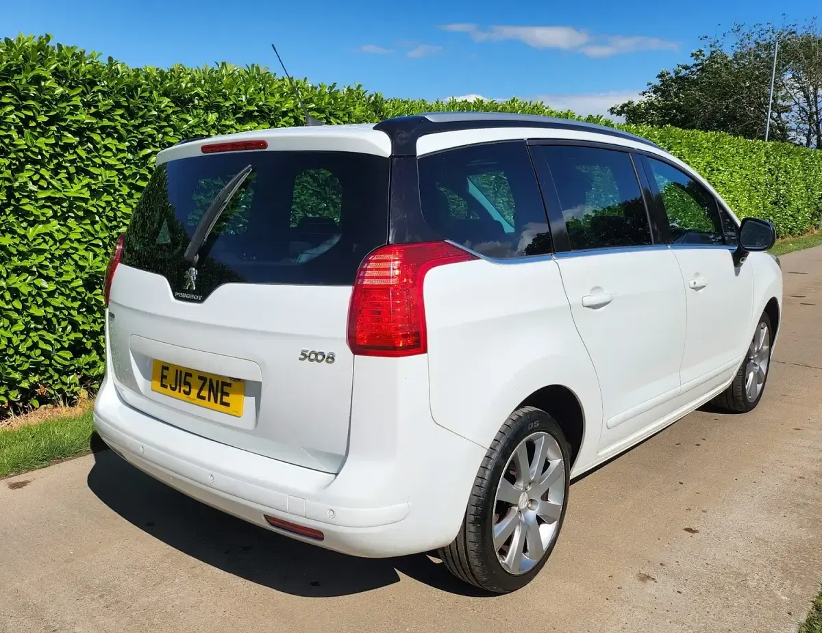 Used Peugeot 5008 Allure 2015 White MPV