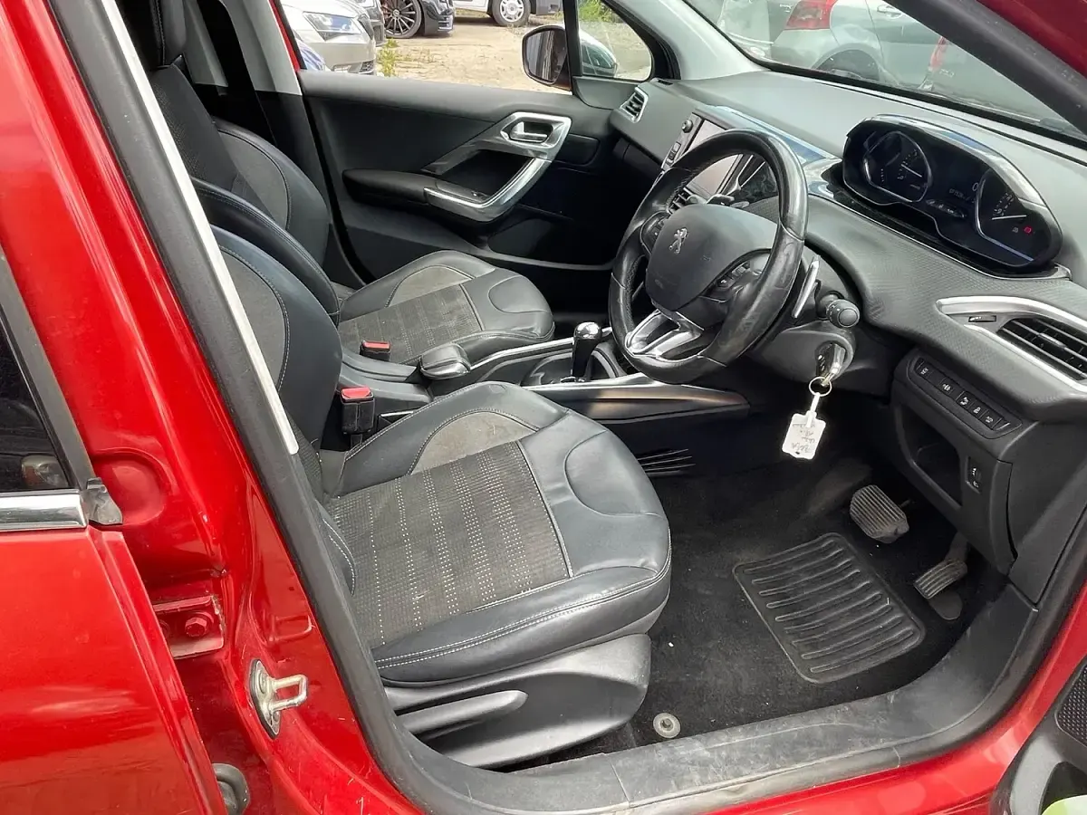 Used Peugeot 2008 Allure 82 HP (60 kW) 2014 Red SUV