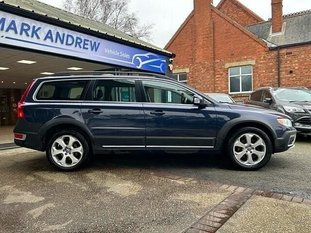 Used Volvo XC70 SE Lux 163 HP (119 kW) 2011 Blue Estate
