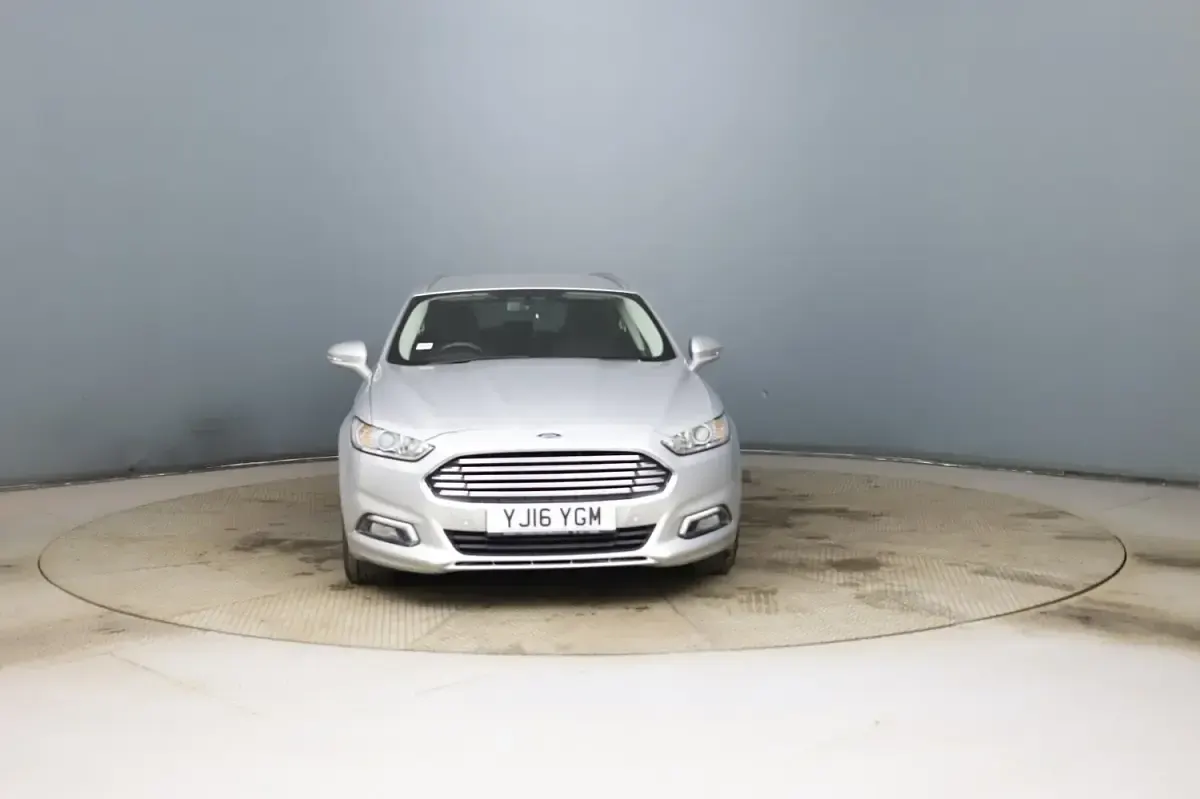 Used Ford Mondeo Zetec 150 HP (110 kW) 2016 Silver Estate