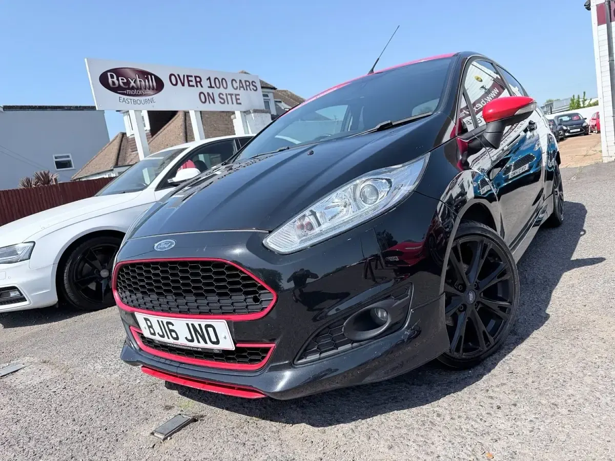 Used Ford Fiesta Zetec 140 HP (102 kW) 2016 Black Hatchback