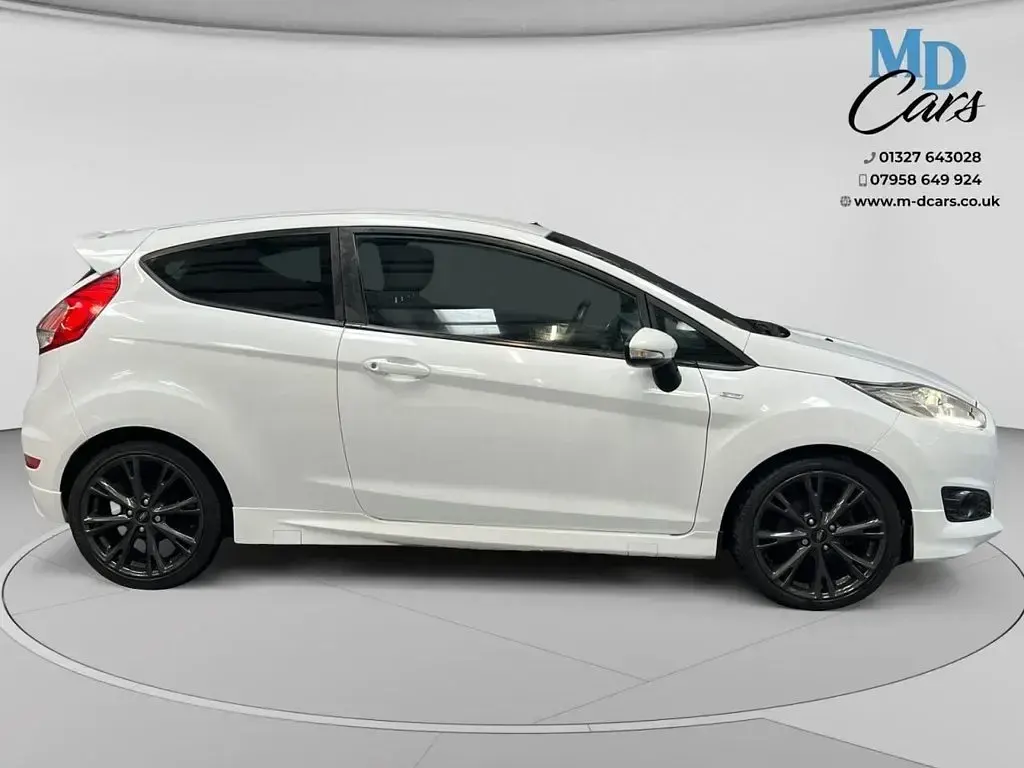 Used Ford Fiesta ST-Line 125 HP (91 kW) 2016 White Hatchback
