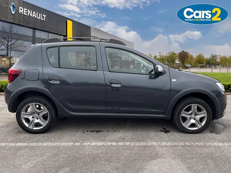 Używany Dacia Sandero Comfort 90 KM (66 kW) 2018 Szary Hatchback