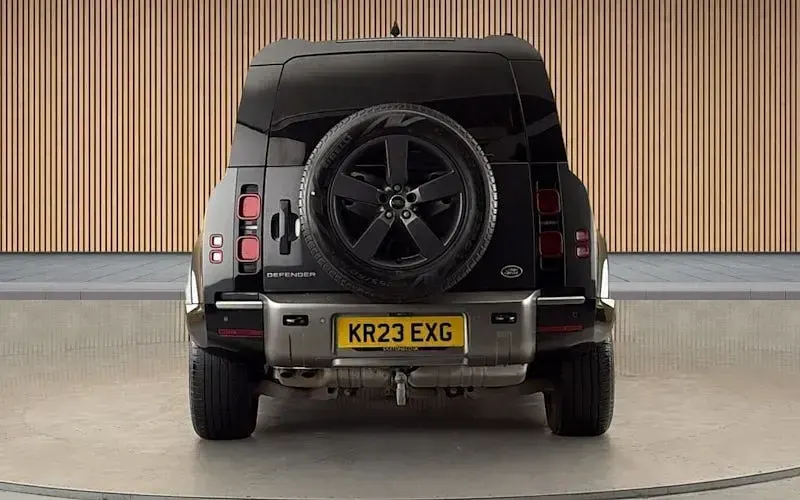 Used Land Rover Defender HSE Dynamic 249 HP (183 kW) 2025 SUV