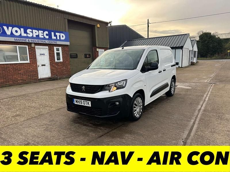 Used Peugeot Partner 2019 White MPV
