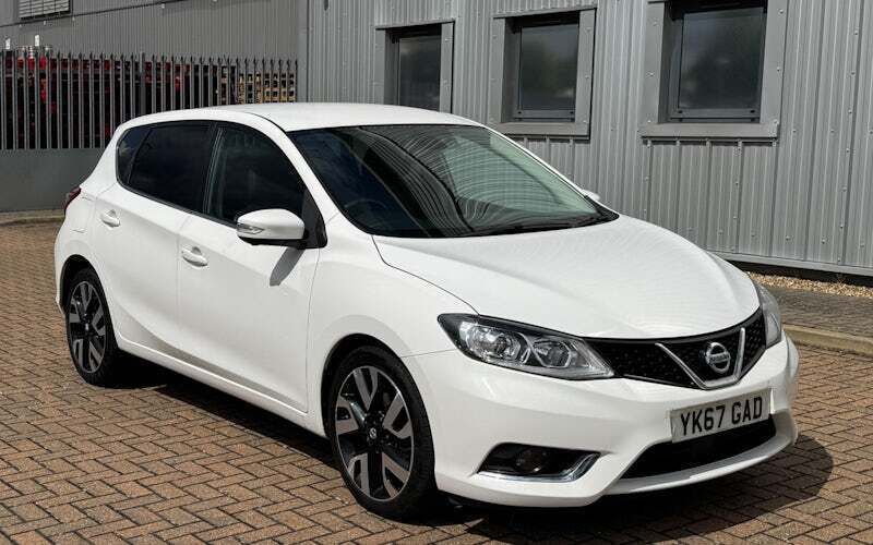 White Used 2016 Nissan Pulsar Tekna Hatchback | £6,500 (Good price) - Image 1/4