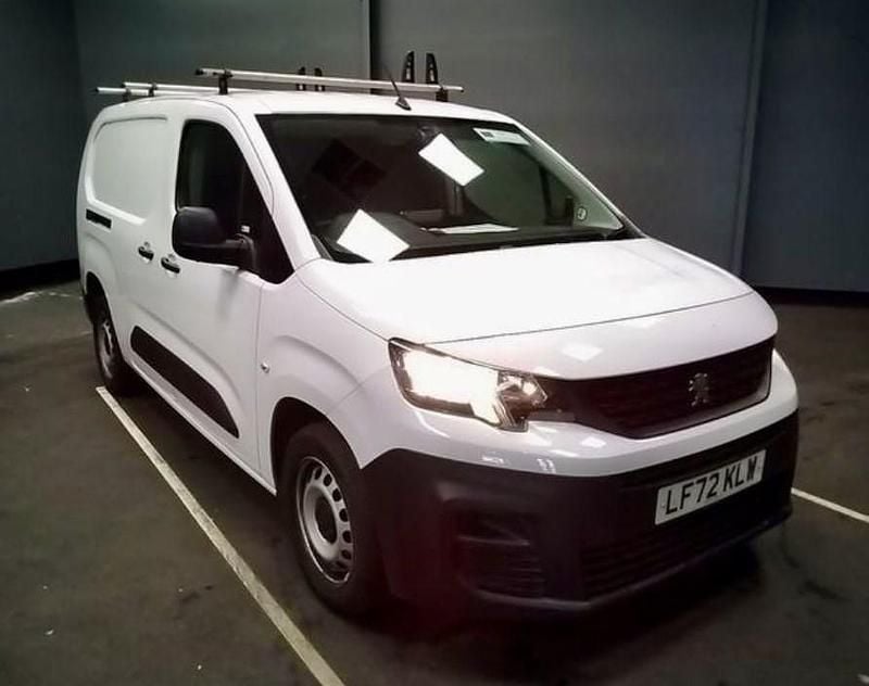 White Used 2023 Peugeot Partner Premium MPV | £12,495 (A bit pricey) - Image 1/1