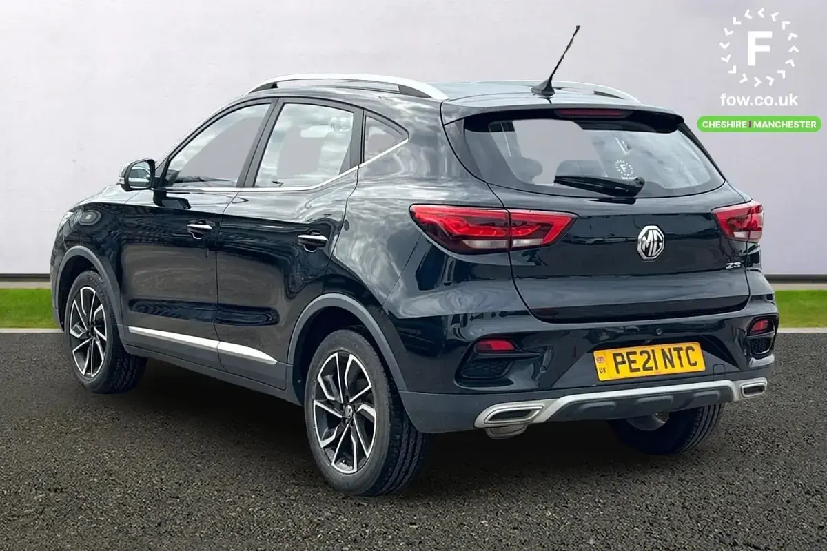 Usado MG ZS Exclusive 106 CV (77 kW) 2021 Negro SUV