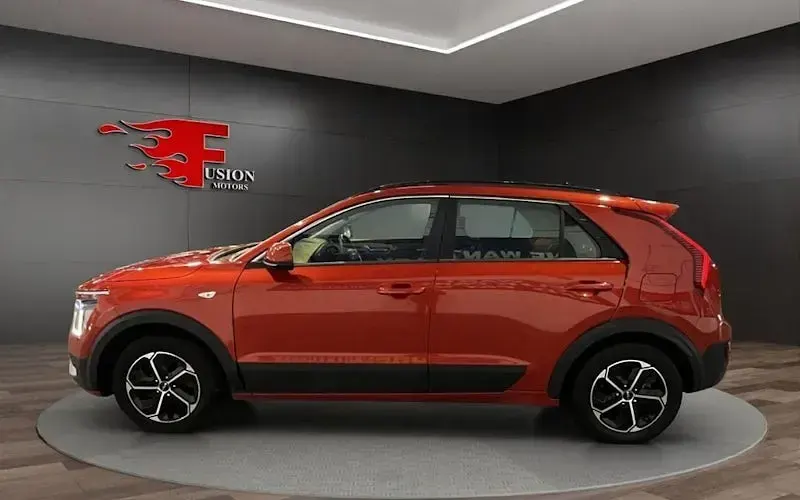 Used Kia Niro 141 HP (103 kW) 2023 Orange SUV
