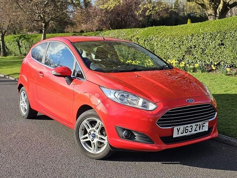 Red Used 2013 Ford Fiesta Zetec Hatchback | £4,290 (Fair price) - Image 1/4