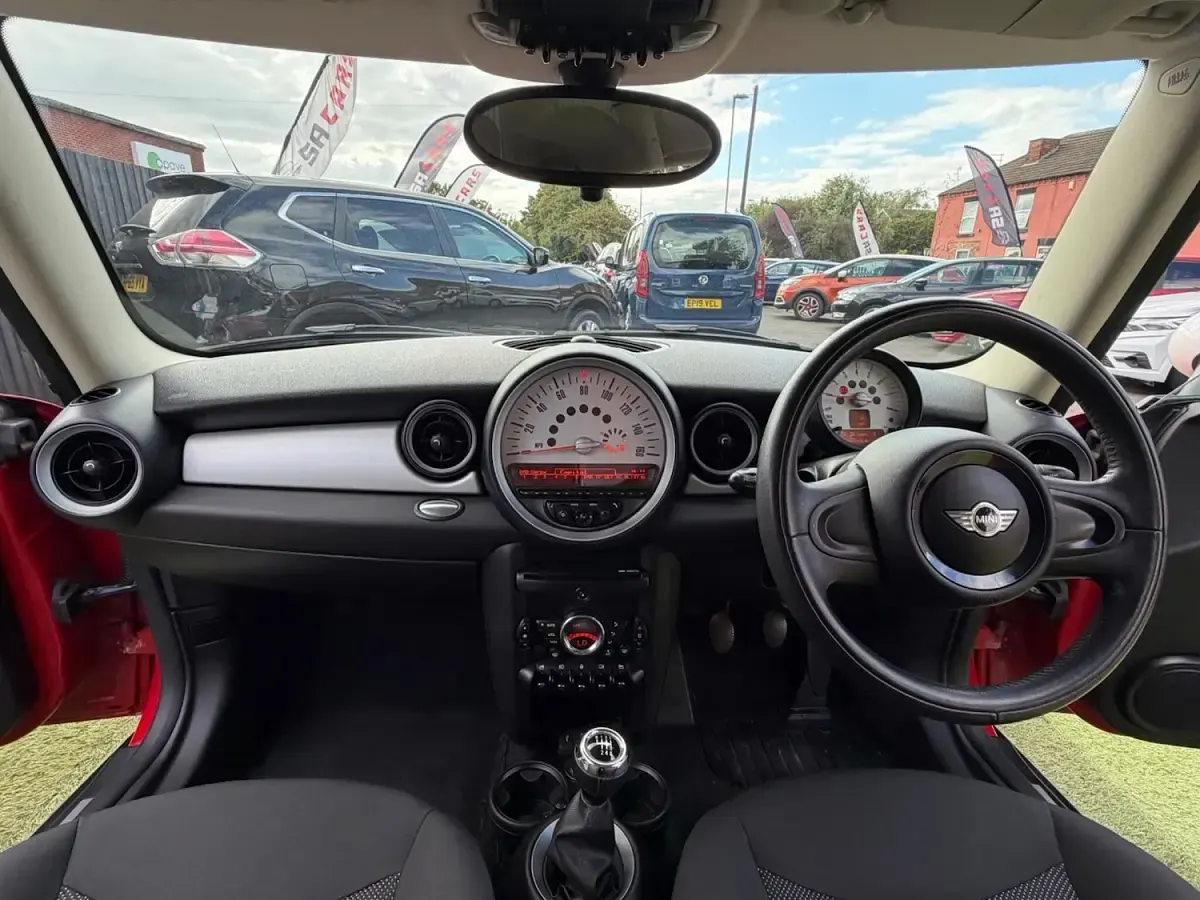 Used Mini Cooper Hatch 122 HP (89 kW) 2012 Red Hatchback