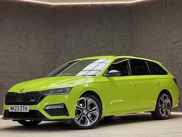 Used Skoda Octavia vRS 200 HP (147 kW) 2023 Green Estate