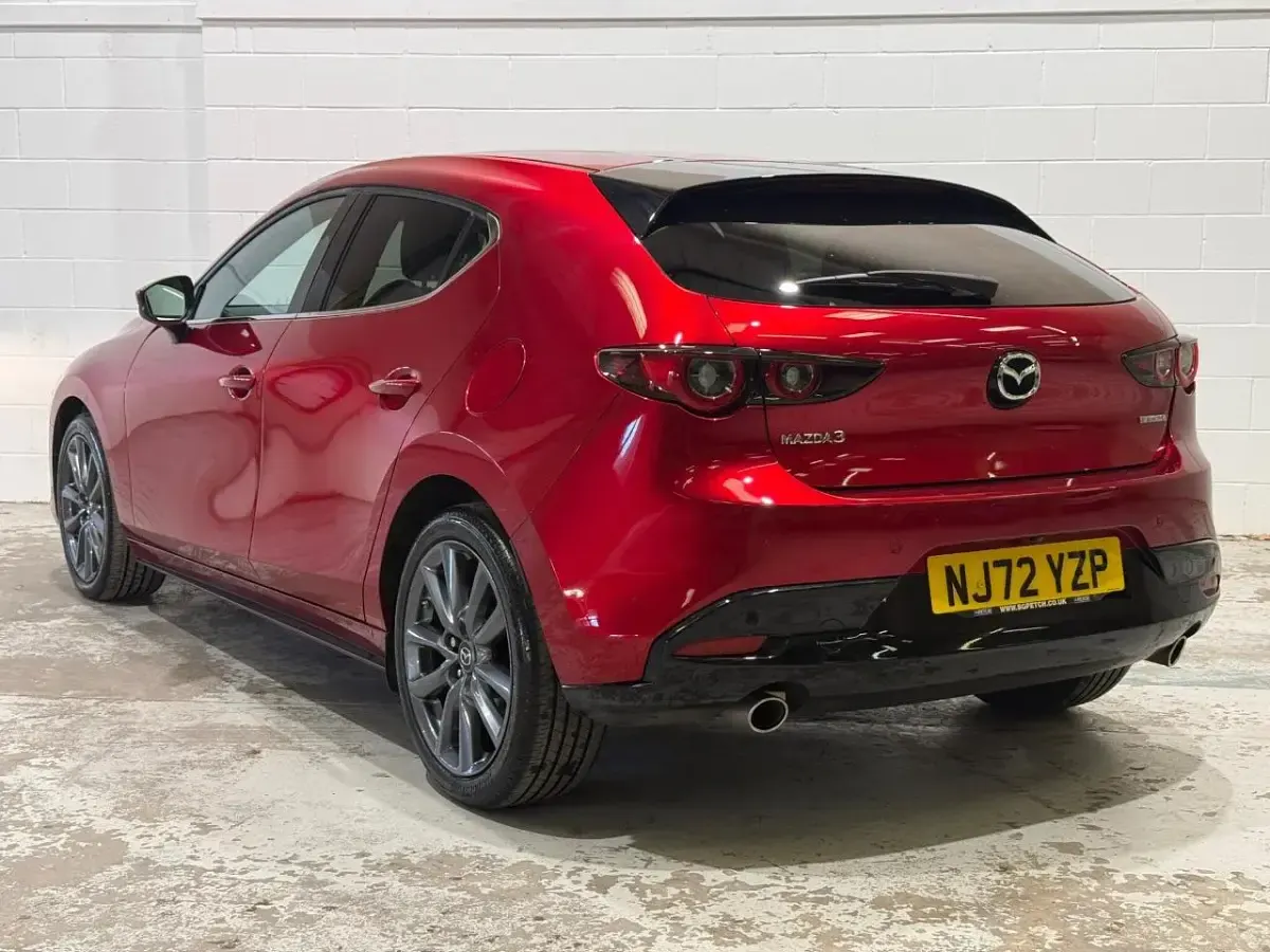 Begagnad Mazda 3 Inclusive 162 HK (119 kW) 2023 Röd Halvkombi