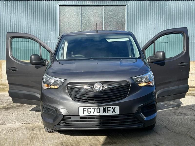 Used Vauxhall Combo Sportive 100 HP (73 kW) 2020 Grey MPV
