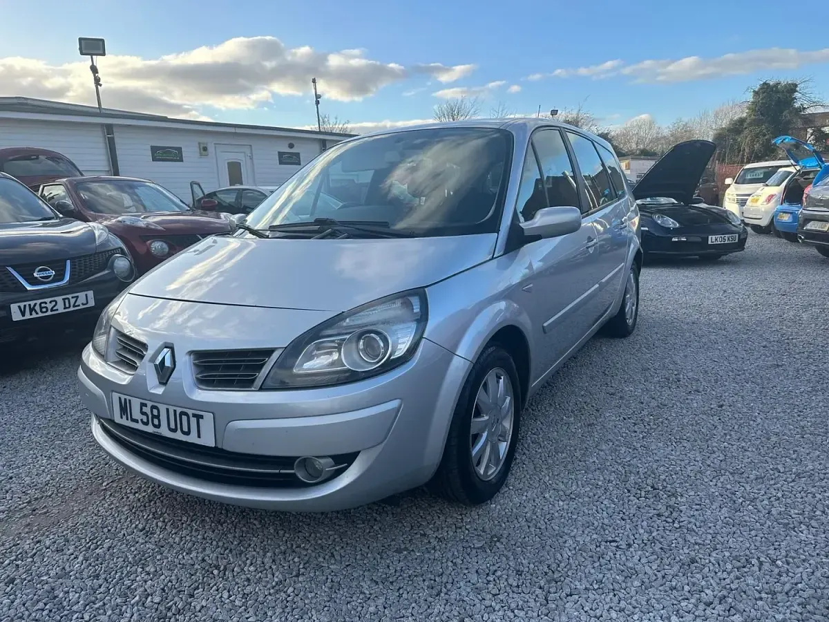 Używany Renault Grand Scénic II Dynamique 106 KM (77 kW) 2008 Srebrny Minivan