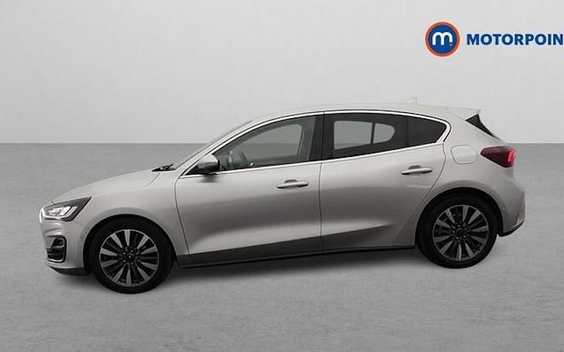 Used Ford Focus Titanium 125 HP (91 kW) 2022 Silver Hatchback