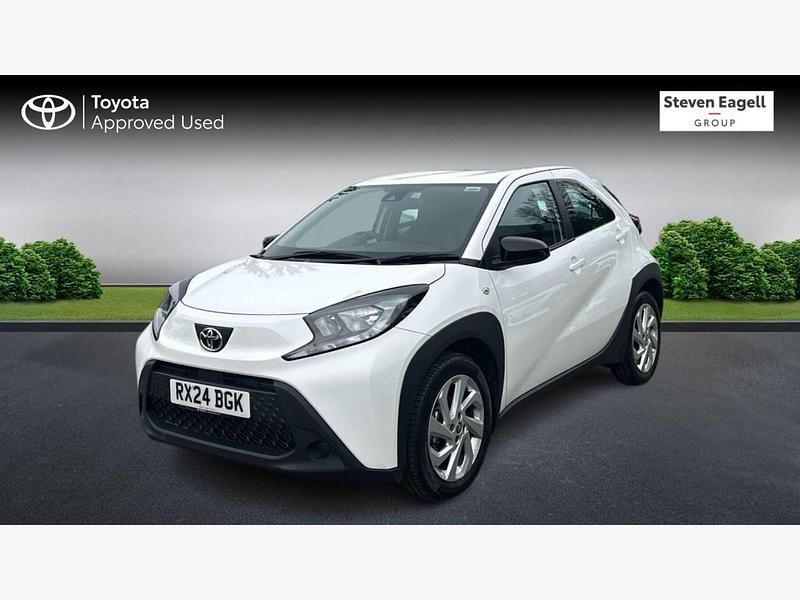 Used Toyota Aygo X PURE 2024 White SUV