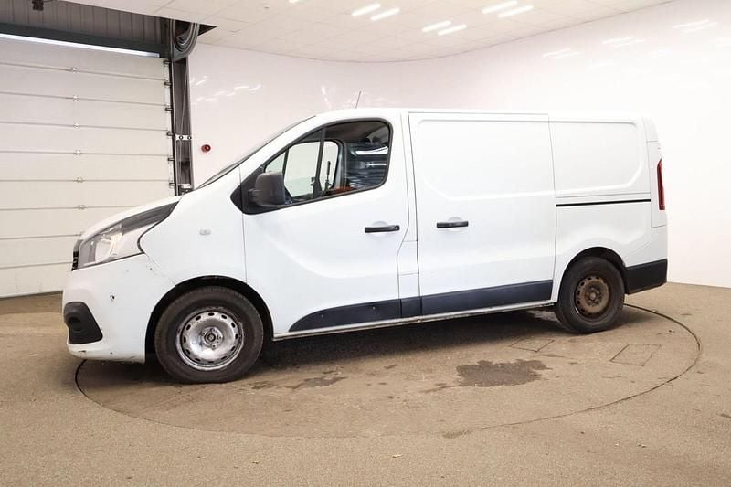 Used Renault Trafic Business 2015 White MPV