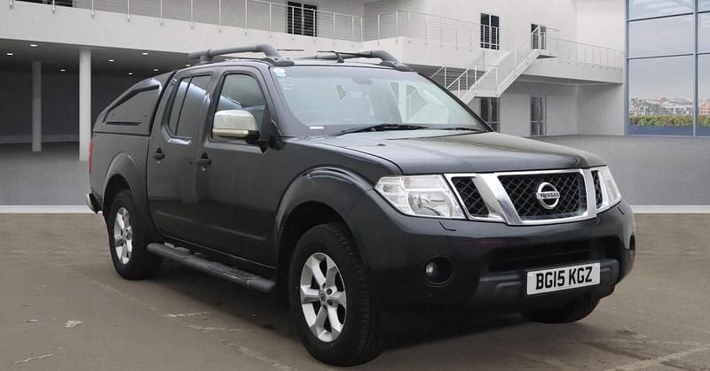 Black Used 2015 Nissan Navara Tekna Pickup | £5,250 (Expensive) - Image 1/4