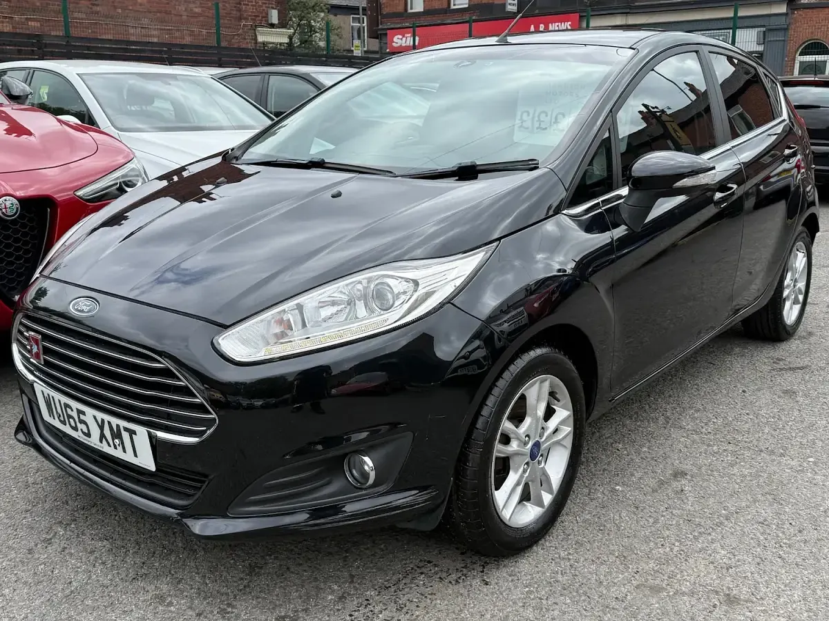 Used Ford Fiesta Zetec 82 HP (60 kW) 2015 Black Hatchback