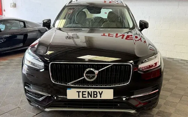 Used Volvo XC90 Momentum 407 HP (299 kW) 2017 SUV