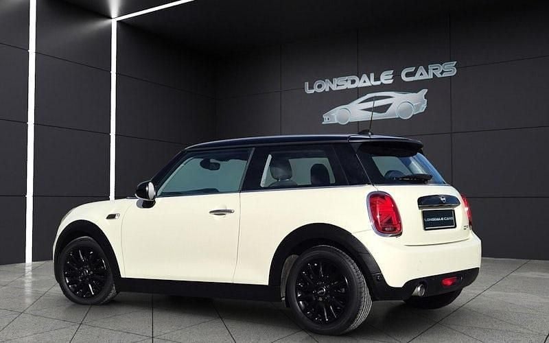 Używany Mini Cooper Hatch 136 KM (100 kW) 2018 Biały Hatchback