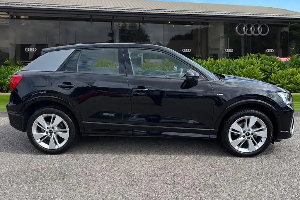 Used Audi Q2 S-Line 150 HP (110 kW) 2023 Black SUV