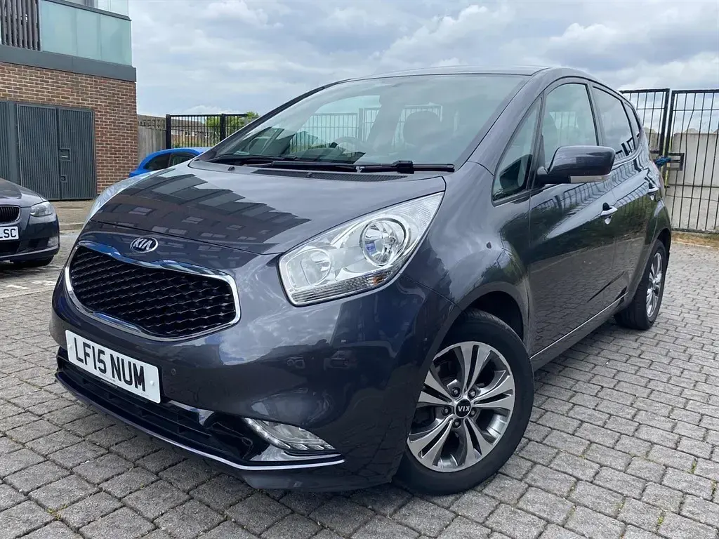 Used Kia Venga 123 HP (90 kW) 2015 Silver Hatchback