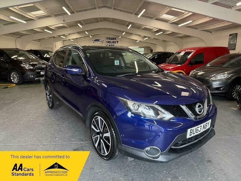 Blue Used 2014 Nissan Qashqai Tekna SUV | £5,850 (A bit pricey) - Image 1/4