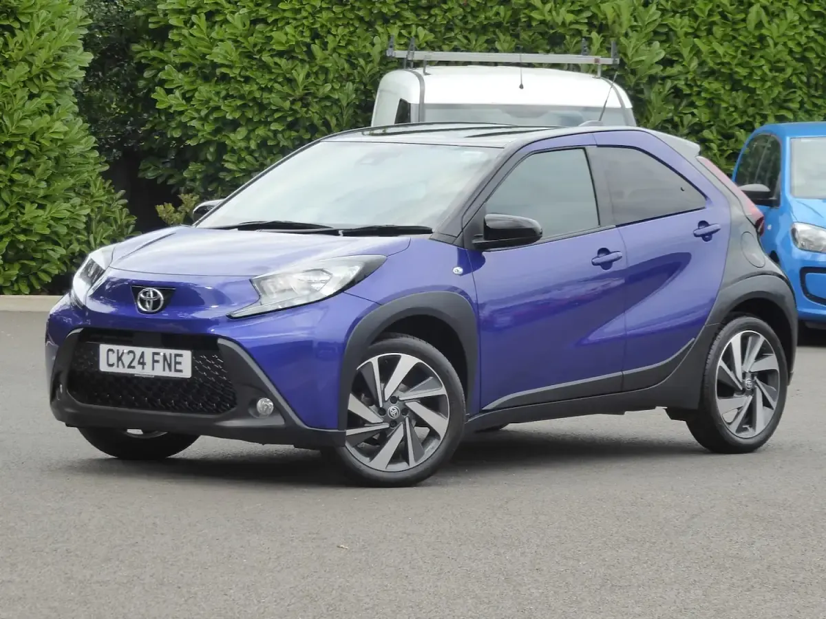 Used Toyota Aygo X 72 HP (52 kW) 2024 Blue SUV