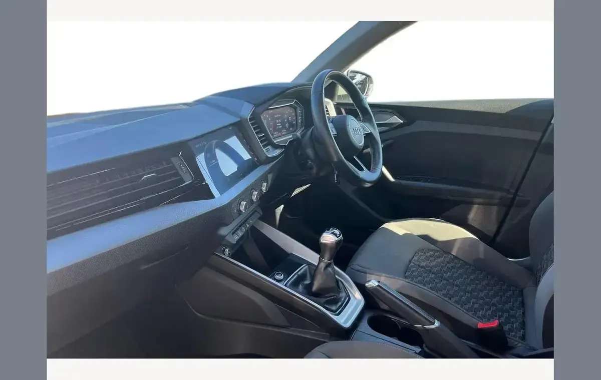 Used Audi A1 Sport 110 HP (80 kW) 2023 Silver SUV