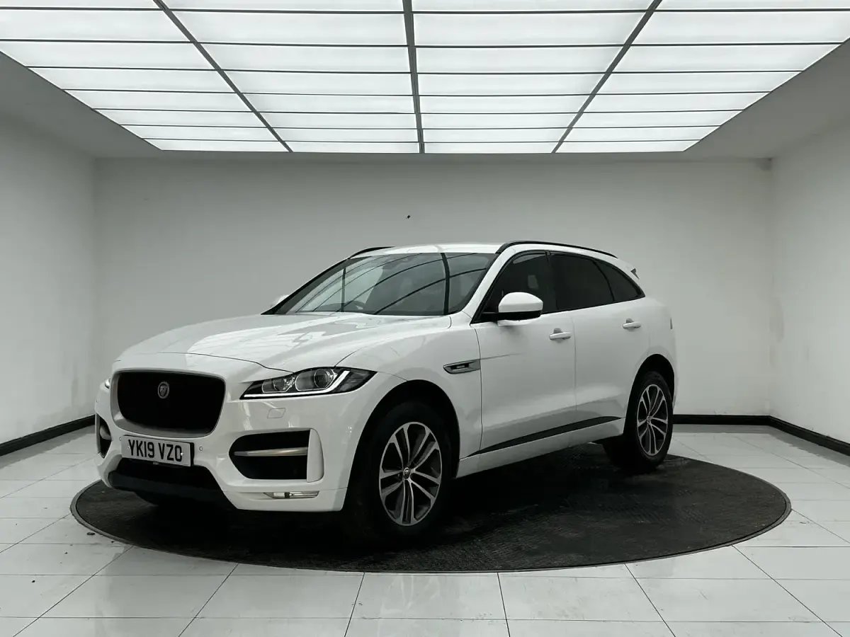 Used Jaguar F-Pace R-Sport 180 HP (132 kW) 2019 White SUV
