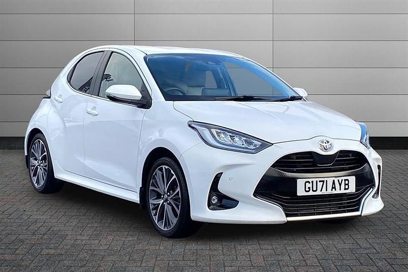 Pure white Used 2021 Toyota Yaris Hybrid Hatchback | £18,495 (A bit pricey) - Image 1/3
