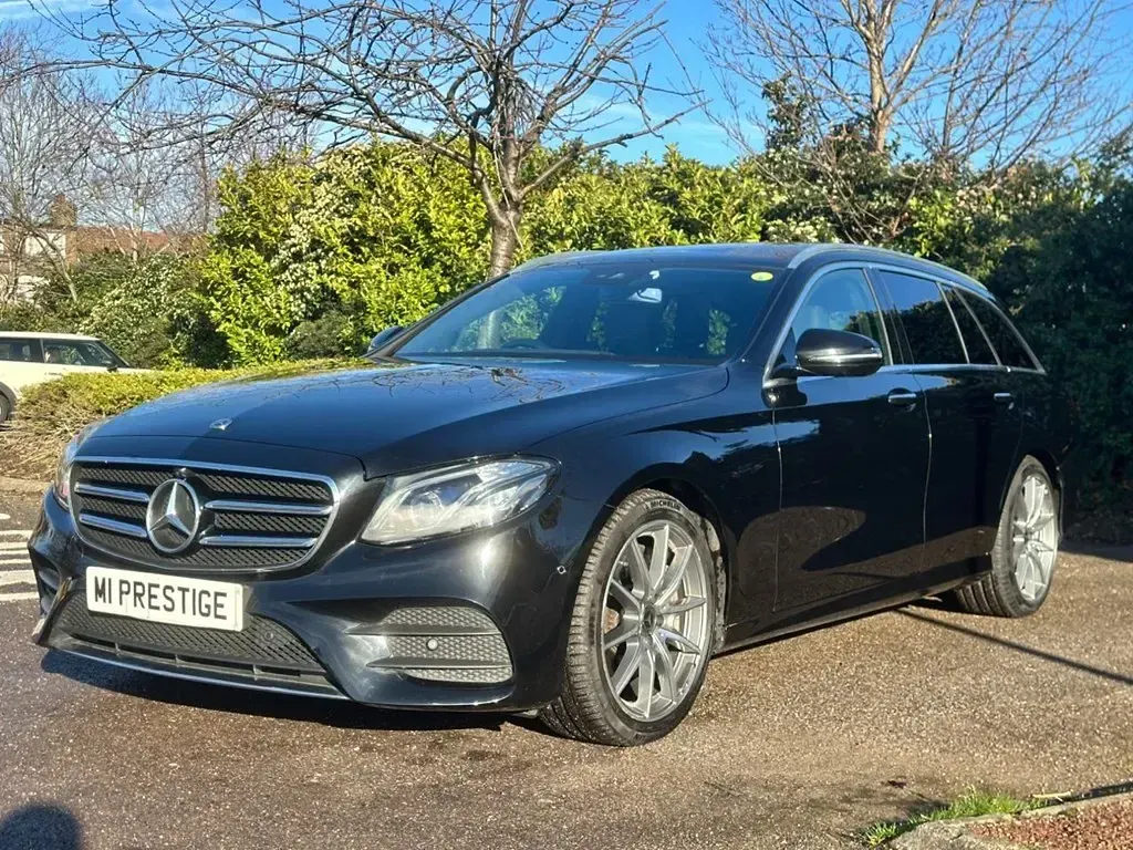 Używany Mercedes E350 AMG line 286 KM (210 kW) 2019 Czarny Kombi
