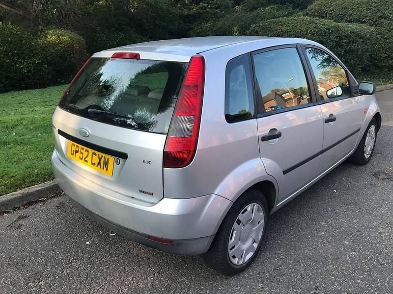 Used Ford Fiesta 68 HP (50 kW) 2003 Silver Hatchback