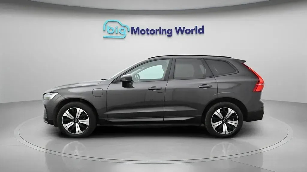 Usado Volvo XC60 Plus 350 CV (257 kW) 2023 Gris SUV