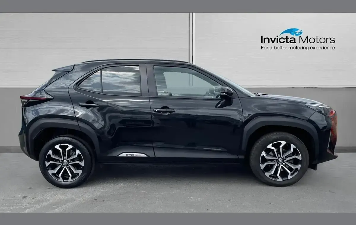 Used Toyota Yaris Cross Design 113 HP (83 kW) 2023 Black SUV