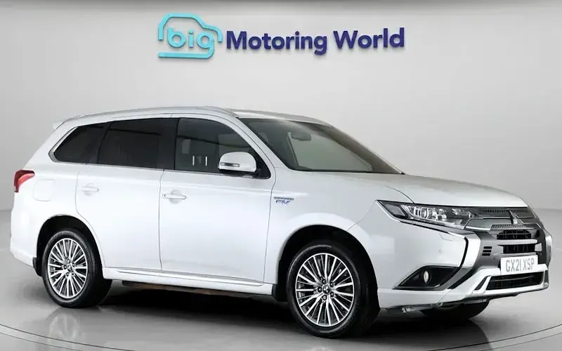 Used Mitsubishi Outlander P-HEV 224 HP (164 kW) 2020 SUV