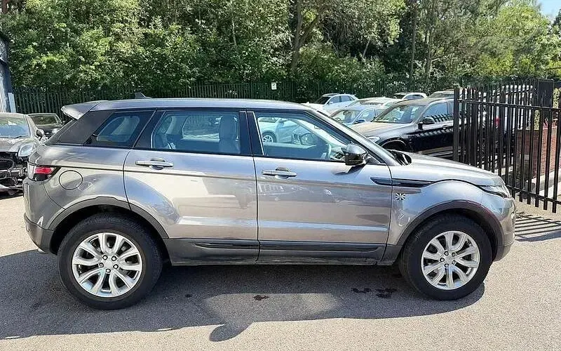 Used Land Rover Range Rover evoque SE 179 HP (131 kW) 2018 Hatchback