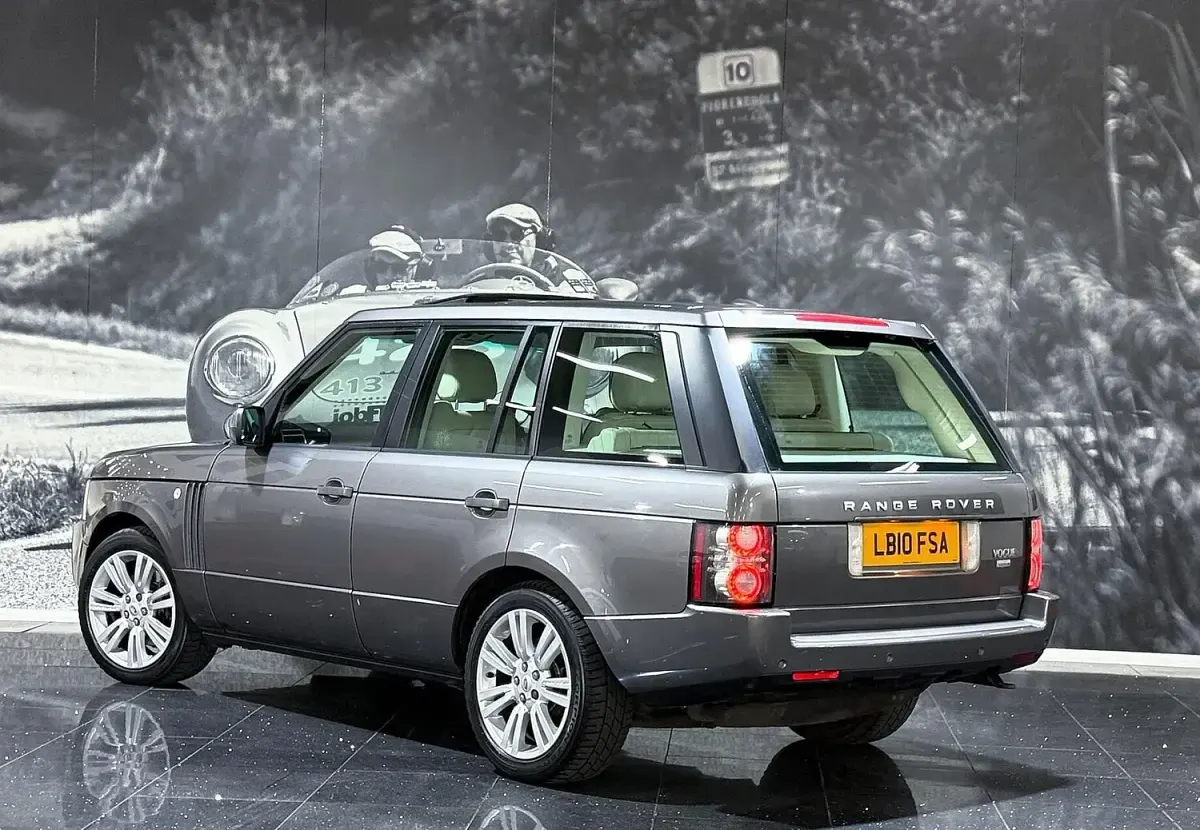 Used Land Rover Range Rover Vogue 271 HP (199 kW) 2010 Grey SUV