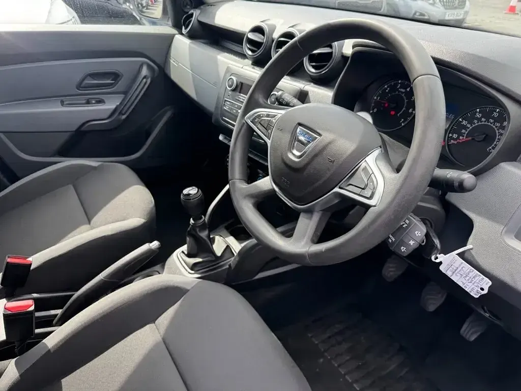 Used Dacia Duster Essentiel 100 HP (73 kW) 2019 White SUV